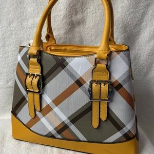 Woman handbag Beautiful  color. Perfect for shopping and going to the beach